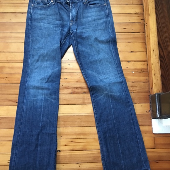 Gently used 7 For All Mankind studded jeans 31 - Picture 5 of 5